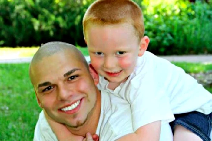 
    Josh a ales să fie alături de fiul său într-un mod ineditFoto: Facebook  