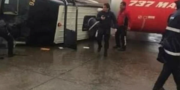 Masina rasturnata pe aeroportul din Antalya Captura severe-weather.eu