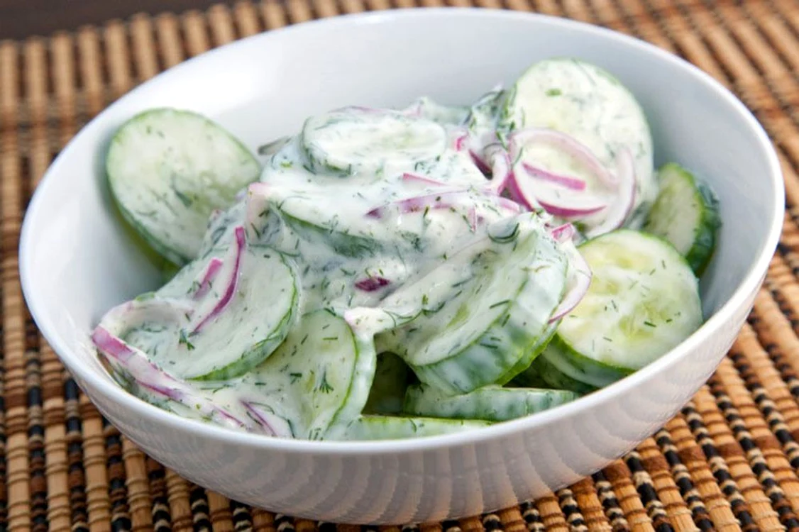 Salata de castraveti cu sos cremos jpeg