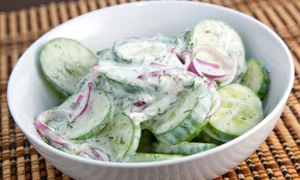 Salata de castraveti cu sos cremos jpeg