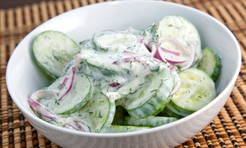 Salata de castraveti cu sos cremos jpeg