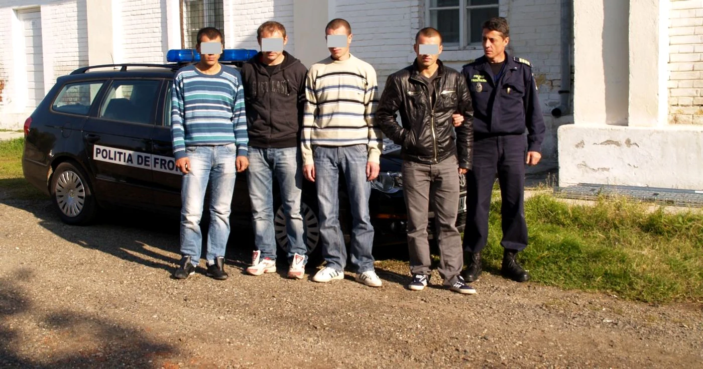 Migranţii au fost reţinuţi de poliţiştii de frontieră