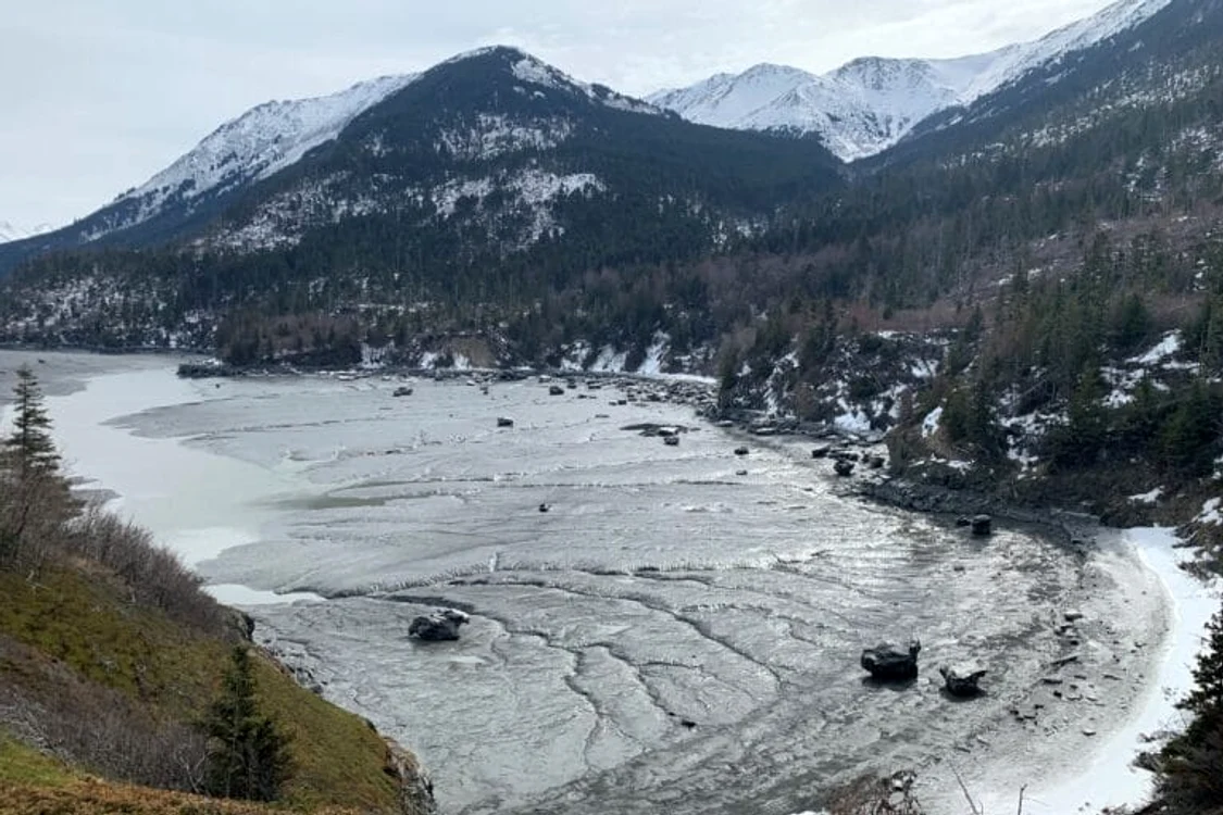 Turnagain Arm, locul unde și-a găsit sfârșitul tânărul FOTO: Facebook Susan Tomasek