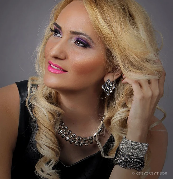 adela