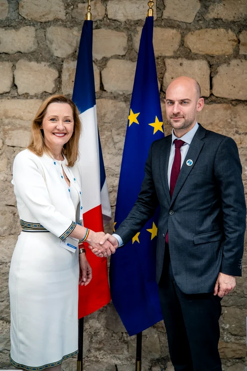 Liderul USR Elena Lasconi și ministrul francez de externe Jean-Noël Barrot