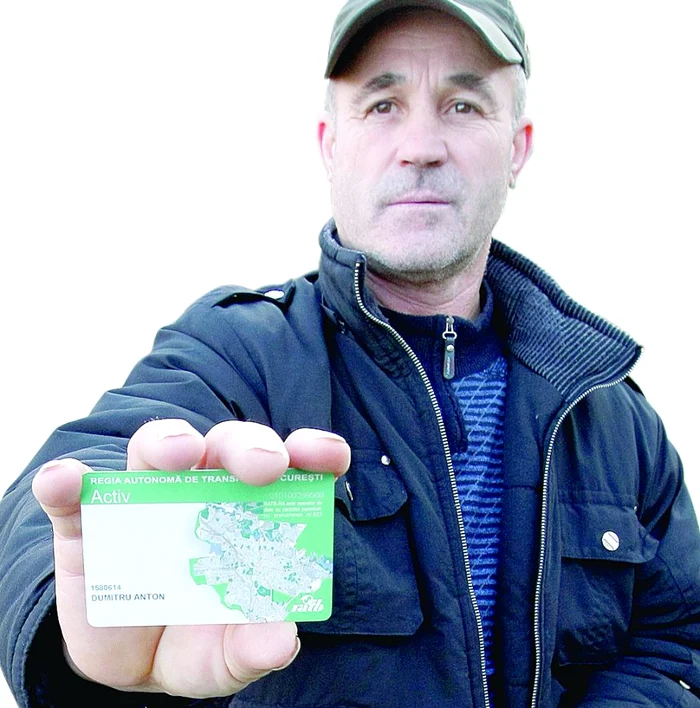 
    "Pierd mai mult de jumătate de oră şi cu RATB-ul şi cu metroul până cumpăr cartelele " Anton Dumitru, 54 de ani  