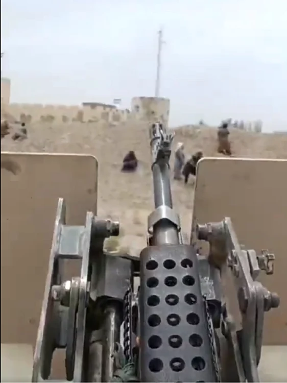 Iranul vrea să ajute cu arme Siria