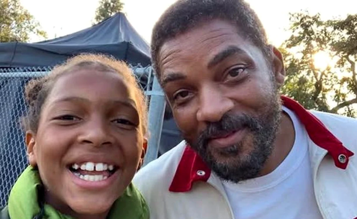 Thea Frodin alături de Will Smith, pe platoul de filmare, în 2021