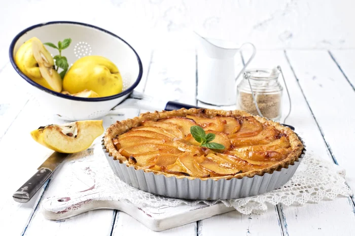 40608787   quince pastry jpeg