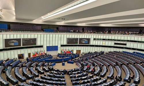 Parlamentul European si Iohannis   sala goala FOTO Radu Eremia jpg