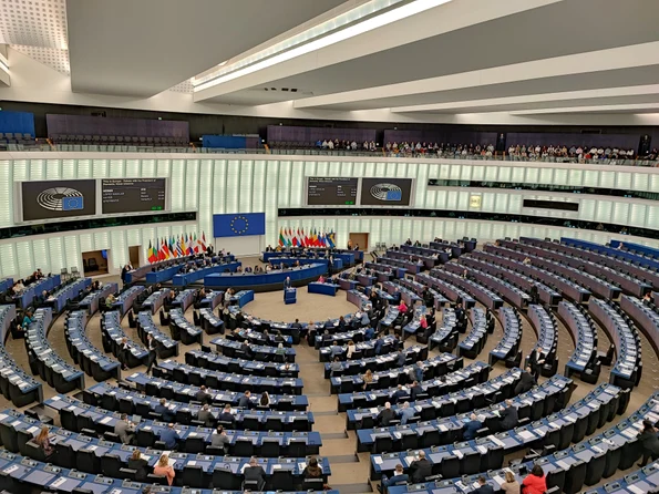 Parlamentul European si Iohannis   sala goala FOTO Radu Eremia jpg