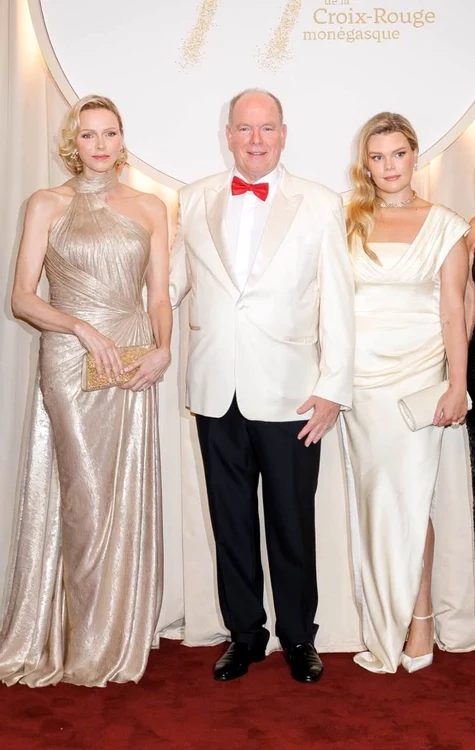Prințesa Charlene Prințul Albert și Camille foto Facebook2 jpg