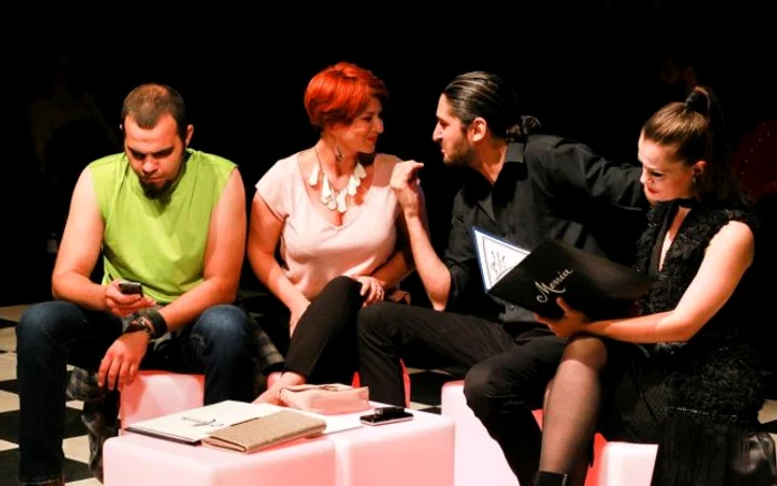 Scenă din spectacolul ”Monstrul Nisipurilor” Foto: Teatrul Dramatic ”Fani Tardini”