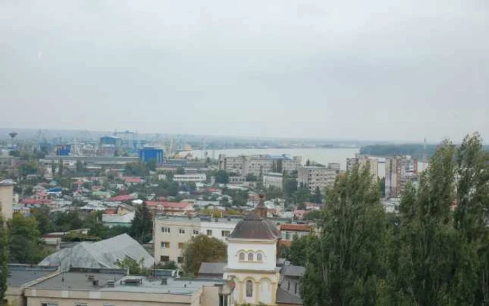 Bărbatul este în afara oricărui pericol. Foto: Adevărul