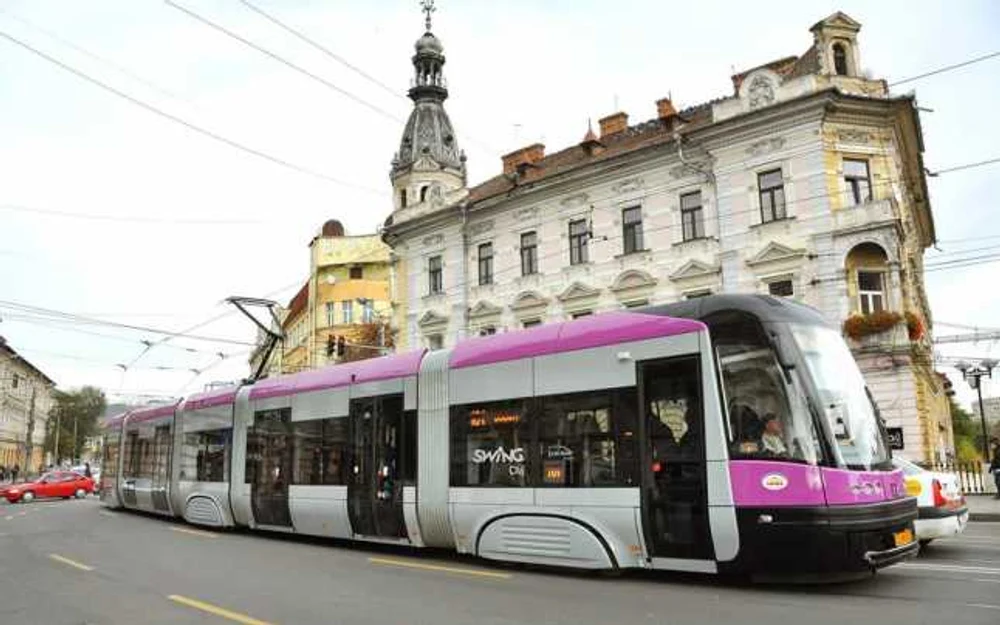Derby-ul Clujului schimbă orarul mijloacelor de transport din capitala Ardealului. CFR Cluj joacă pe stadionul din Gruia cu U Cluj