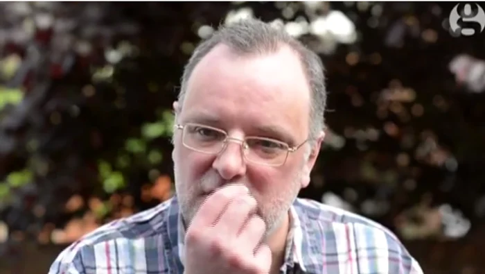 Bărbatul nu a știut că jucăria se afla în nasul luiFoto: Captură video