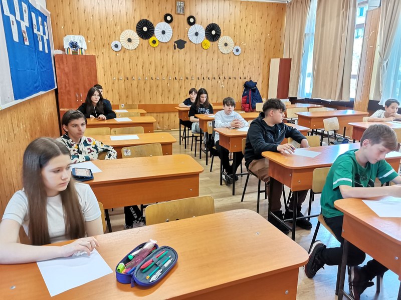Competiția care a „bătut” greva profesorilor. 1.500 elevi au mers la școală ca să câștige o excursie la Paris