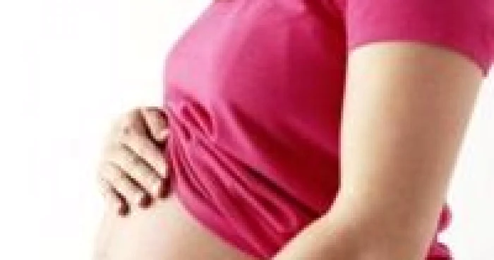 Adolescenta va creşte singură copilul FOTO Adevărul