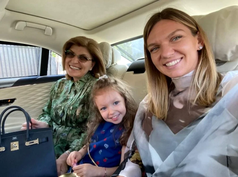 
    Simona Halep, alături de cele două Tania din viața ei: nepoțica și mamaFOTO: Instagram  