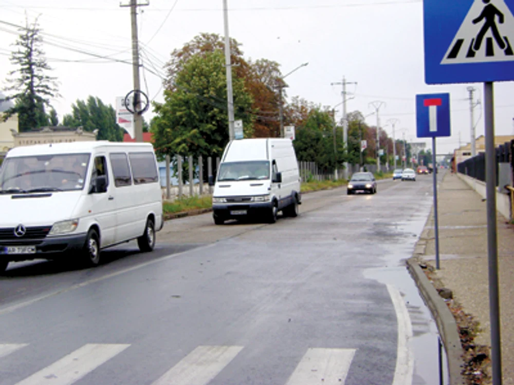 Arad: Scapă de TIR-urile dintre blocuri