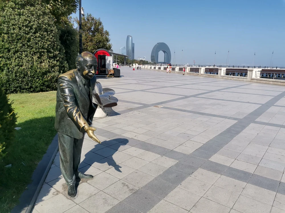 Promenada de malul mării Caspice din Baku FOTO Ștefan Both