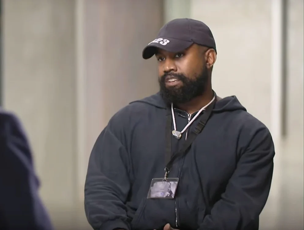Kanye West invitat să viziteze Muzeul Holocaustului din Los Angeles