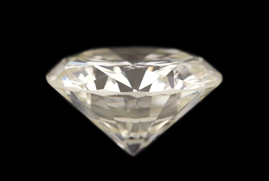 Cel mai mare diamant licitat în România a fost vândut cu 46.000 de euroFoto: artmark.ro