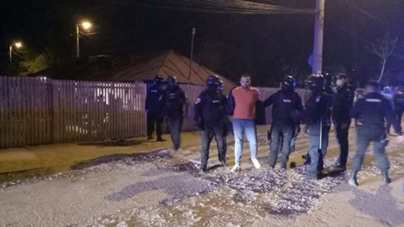 Și la Ploiești a fost nevoie de intervenția mascaților ca să liniștească scandalul izbucnit între clanurile țigănești și polițiști