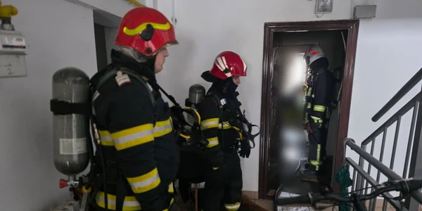 incendiu bloc foto ISU giurgiu jpg