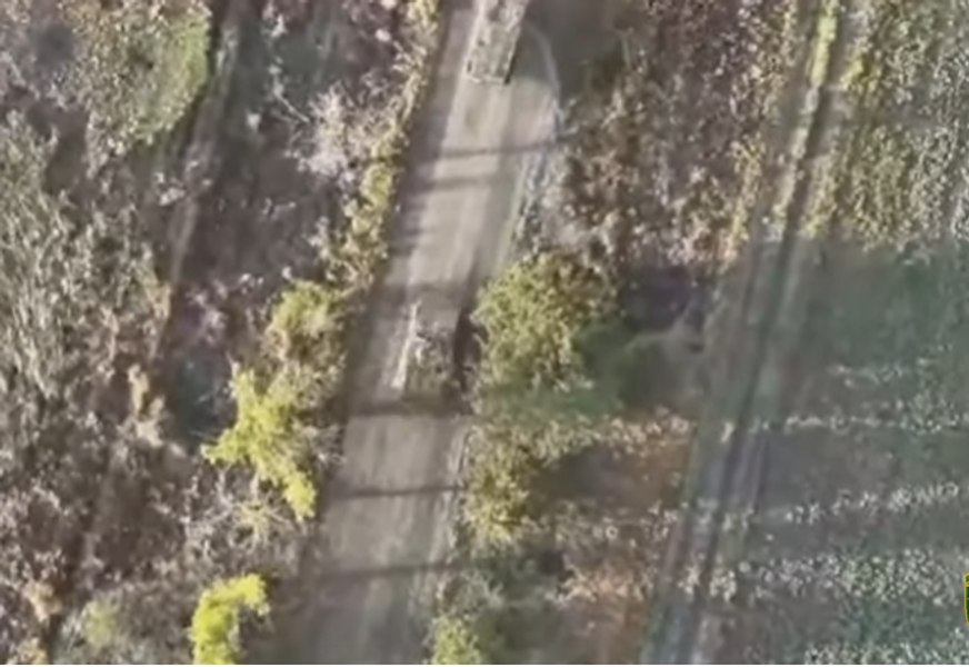 Momentul în care un tanc rusesc e prins în capcană și devine țintă ușoară pentru dronele ucrainene VIDEO