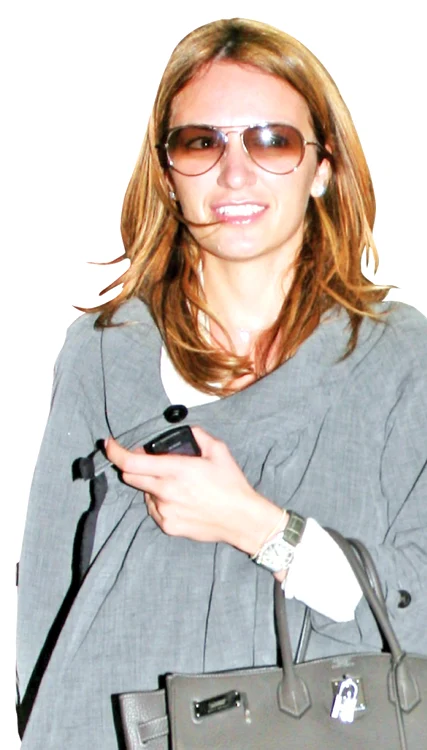 
    Maria Marinescu îşi va  creşte copilul în străinătate  