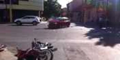 Accident în Constanţa cu motocicletă şi maşină 