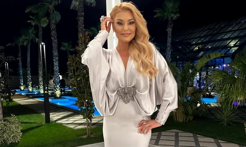 Ce face Emilia Ghinescu de arată ca la prima tinerețe, foto Instagram jpg