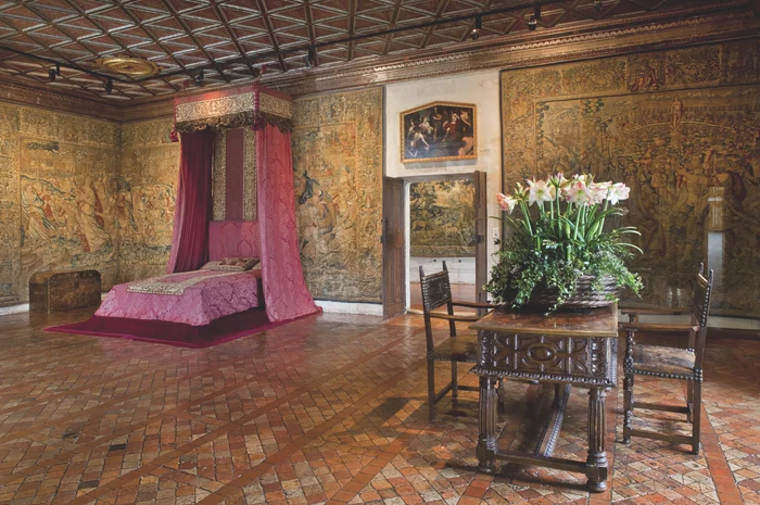 „Dormitorul celor cinci regine“