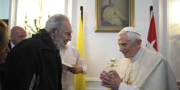 Papa Benedict şi Fidel Castro