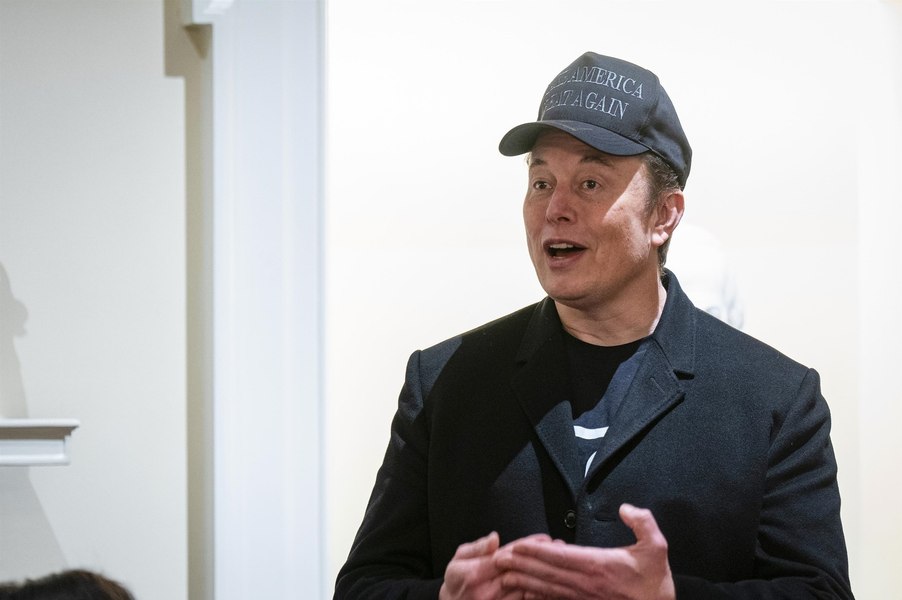 Musk dezvăluie suma uluitoare pe care o oferă lui Ashley St. Clair, cunoscută drept „mama copilului său”, într-o ceartă publică controversată