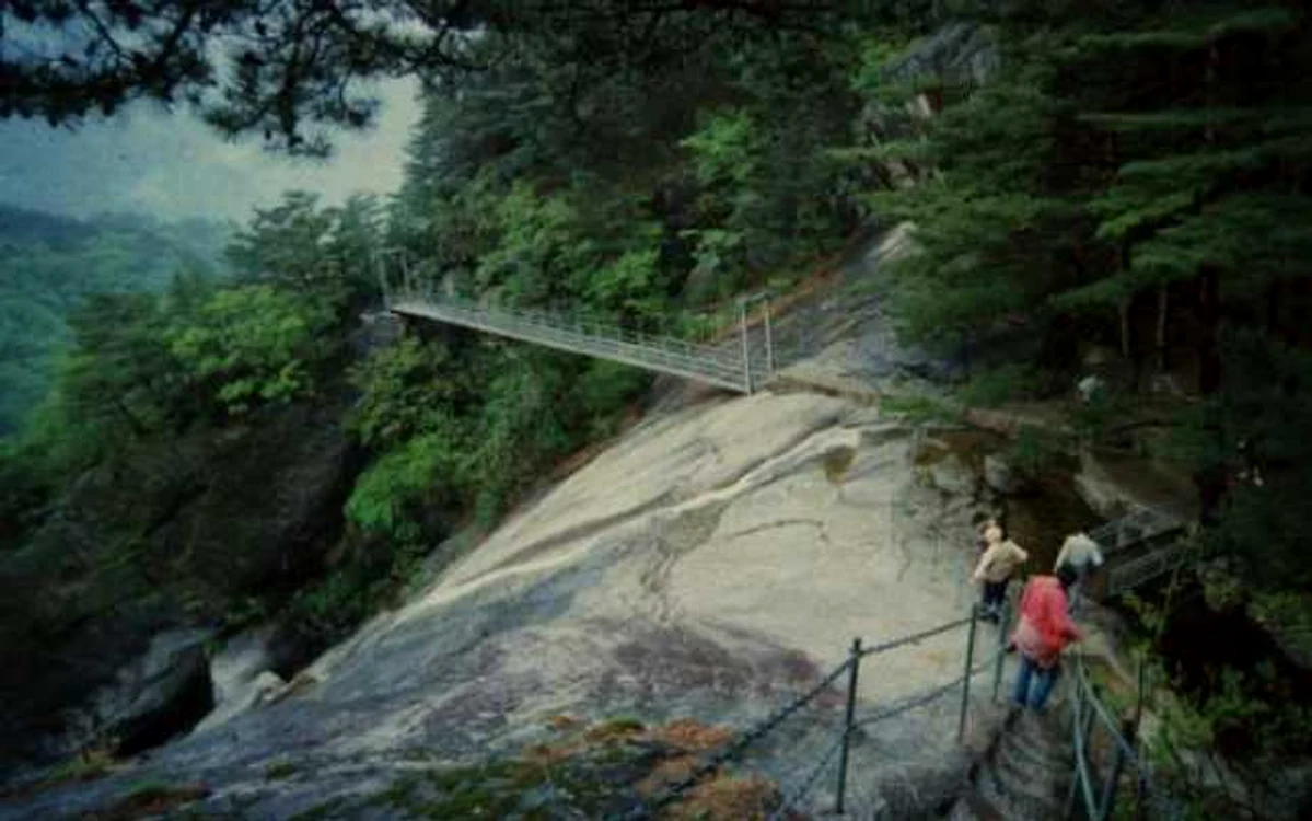Traseu turistic în muntele Kumgang. FOTO Sa-shin.net