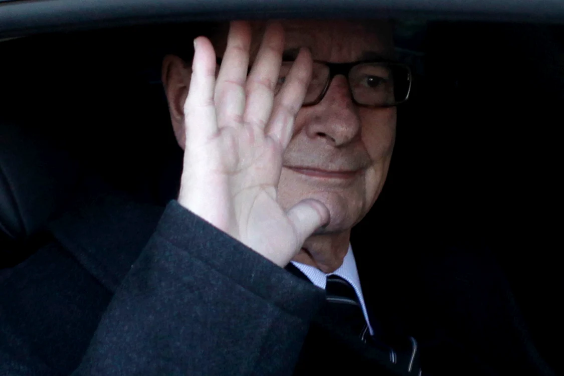 
    Jacques și Bernadette Chirac, alături de fiica lor, Laurence, în timpul campaniei electorale din 1981foto: AFP  