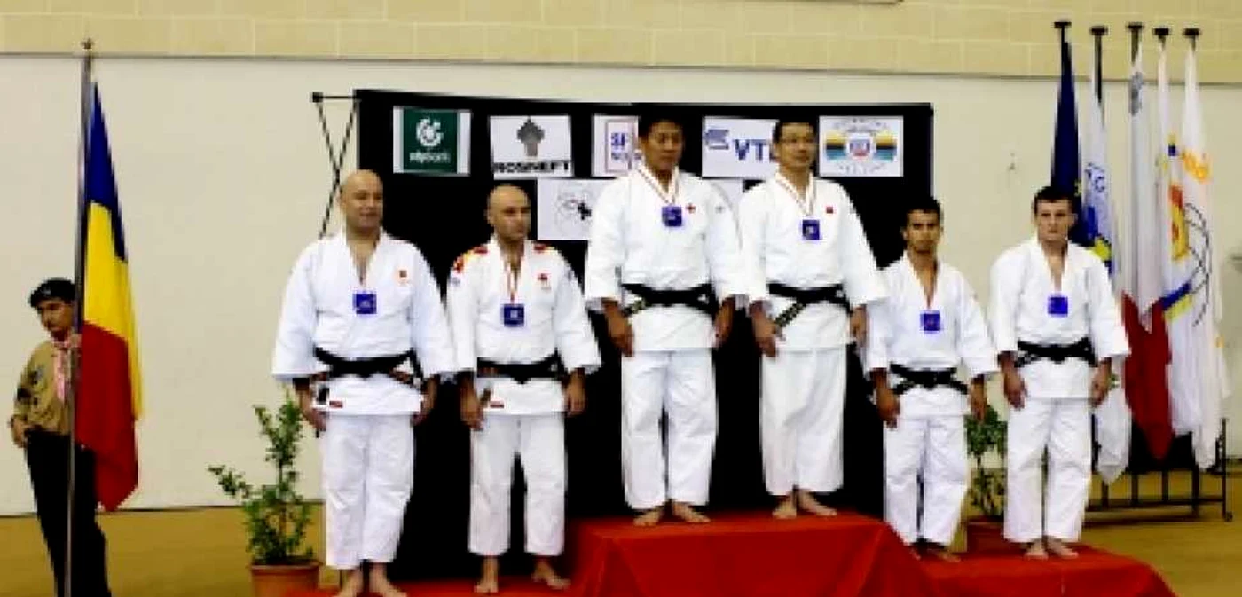 Oradea: Felisz Ciprian și Iulian Surlă, pe podium la Campionatul Mondial de Kata