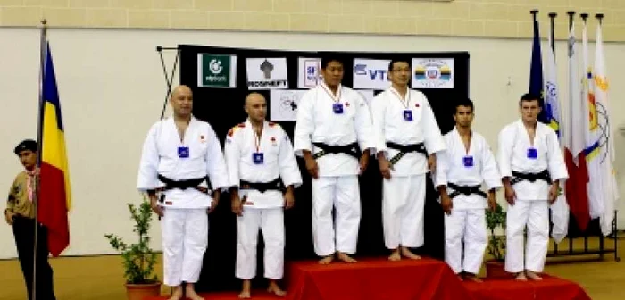 Oradea: Felisz Ciprian și Iulian Surlă, pe podium la Campionatul Mondial de Kata