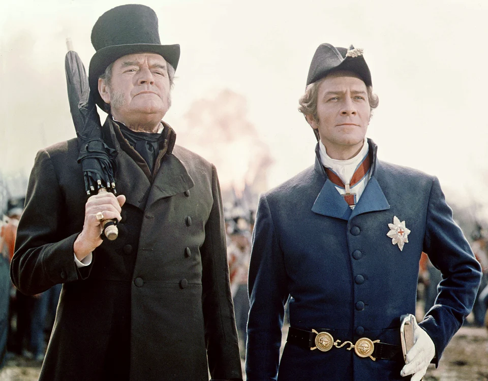 Jack Hawkins (în rolul generalului Thomas Picton) şi Christopher Plummer (în rolul lui Arthur Wellesley,  duce de Wellington)
