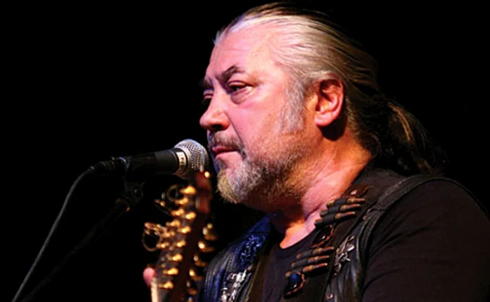 
    Nicu Covaci şi Phoenix vor cânta la Sala Olimpia din Timişoara  