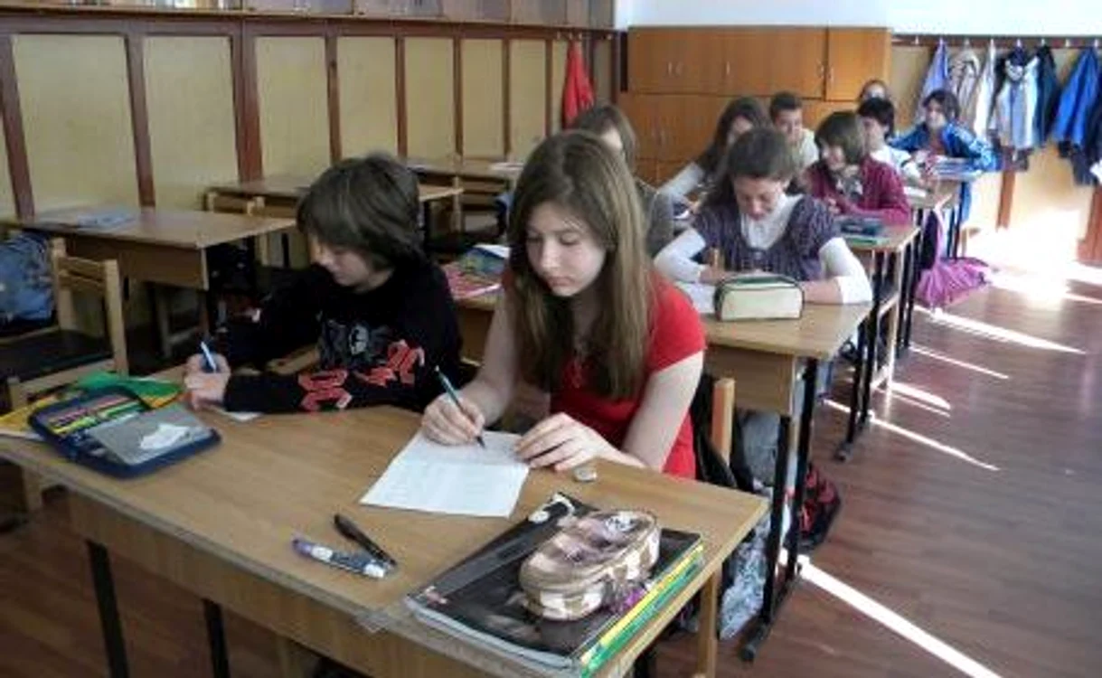 
    Elevii protestează faţă de intenţia profesorilor de a declanşa greva în perioada bacalaureatului  