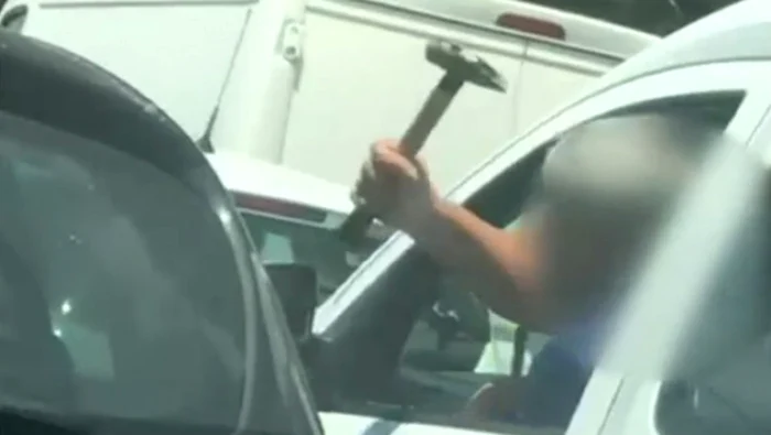 Bărbatul riscă un dosar penal pentru ameninţare, Foto captura video Digi 24