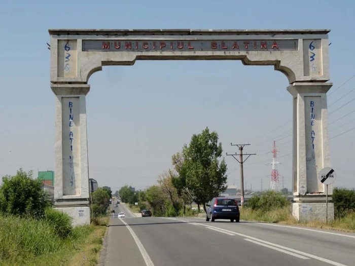 slatina intrare