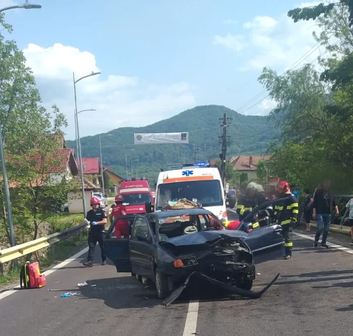 Accident rutier pe Valea Oltului - DN7 - în Călimăneşti - Vâlcea Foto Adevărul.jpeg