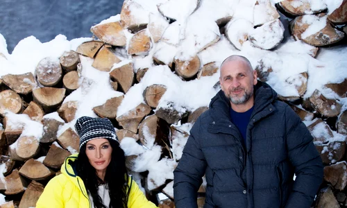 2019  Cizmele din blană, purtate de Mihaela în emisiune, costă 2 000 de euro jpeg