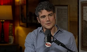 Josepk Kent captura YouTubeTuker Carlson png