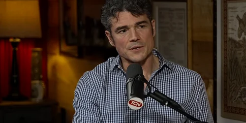 Josepk Kent captura YouTubeTuker Carlson png