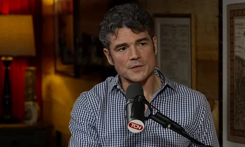 Josepk Kent captura YouTubeTuker Carlson png